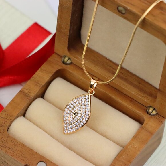 "Rose Gold Eye Leaf Pendant with White and Black Crystal Detail, XPPT1254 - Picture 10 of 12